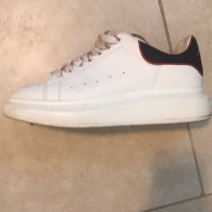 Size 44 luxury sneakers